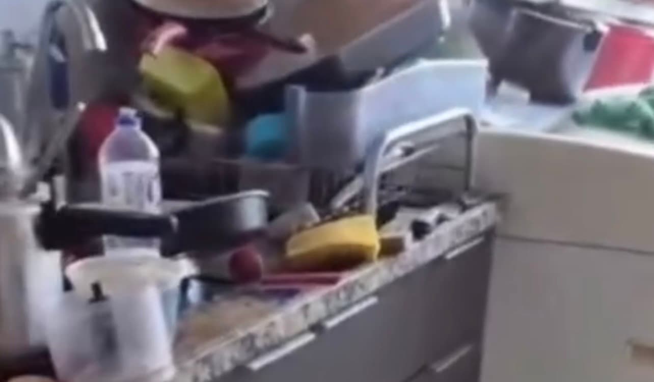 Vídeo mostra situação que criança de 10 anos vivia em apartamento repleto de lixo