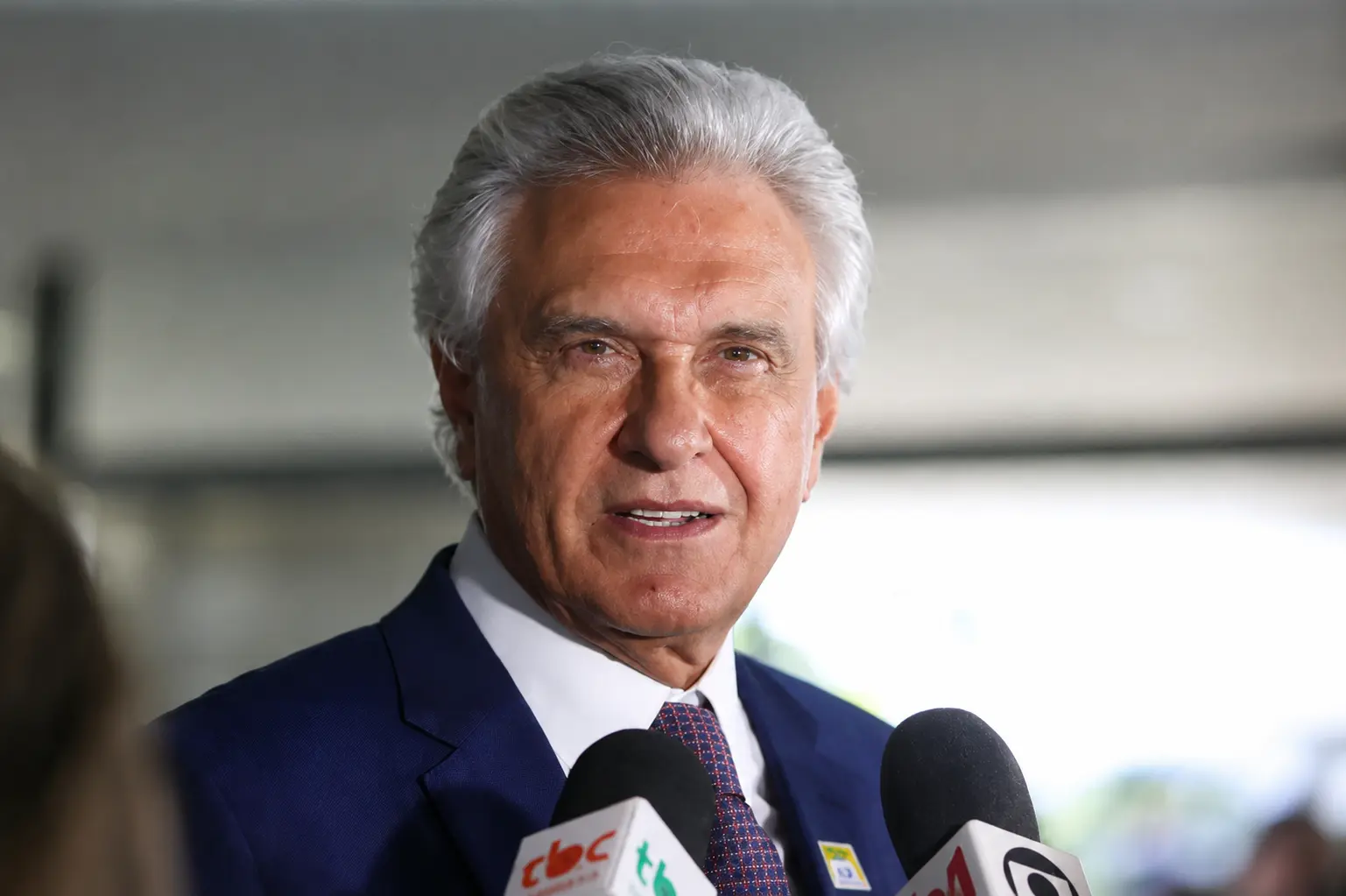 Caiado critica polarização entre Lula e grupo Bolsonaro e diz que país vive “candidatura de rejeitados”