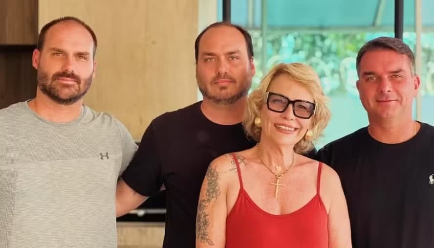 Ex-prefeito alvo da PF indica mãe de Flávio Bolsonaro como suplente ao Senado