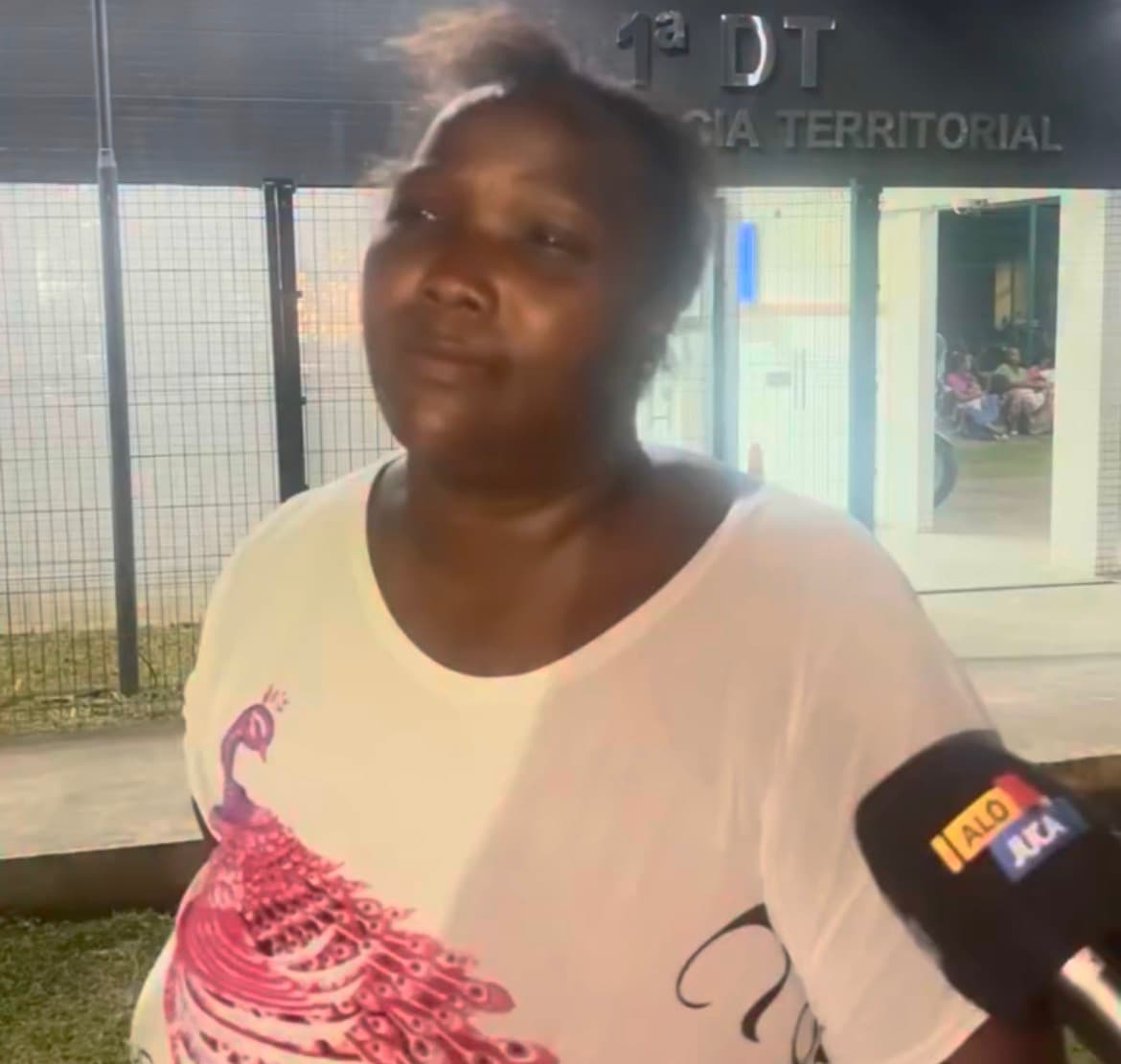 Mãe chora após ver filho ser apreendido com drogas e desabafa: “a pior dor do mundo”
