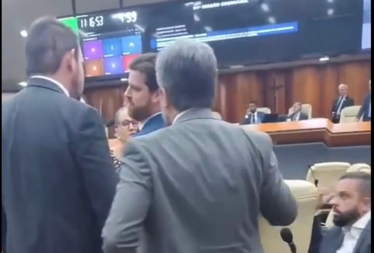 Presidente da Câmara manda vereador 'diminuir a testosterona' após bate-boca generalizado em Goiânia