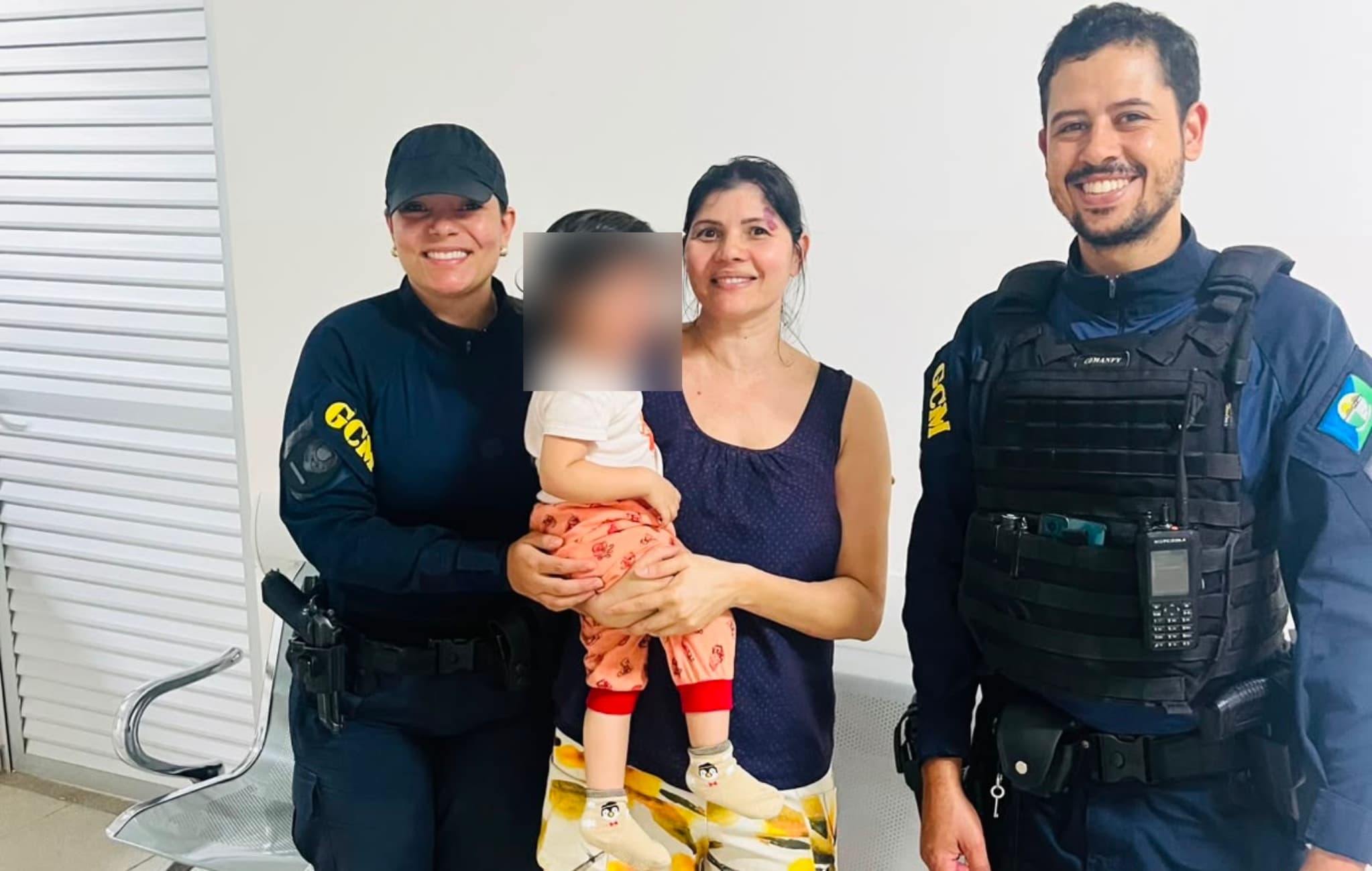 Guardas salvam criança engasgada durante abordagem