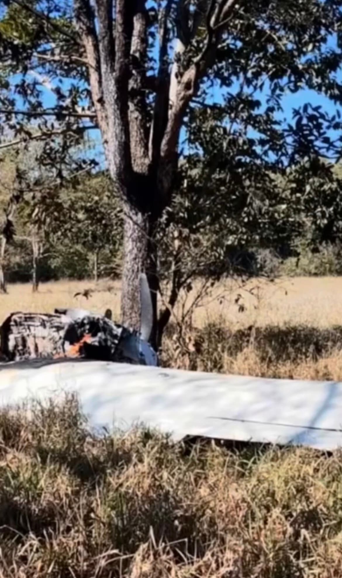 URGENTE: Avião cheio de cocaína faz pouso forçado em Goiás; piloto fugiu após atear fogo na aeronave