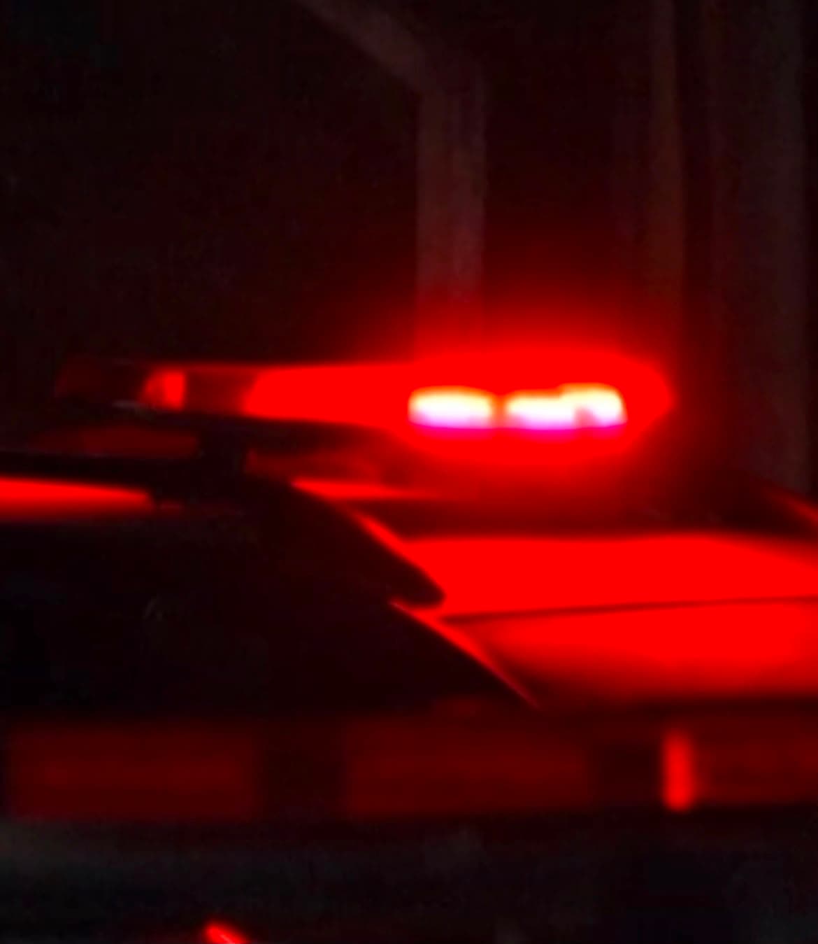 Encapuzados invadem casa, fuzilam casal e deixam mulher ferida em Goiás