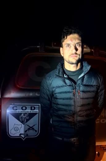 Piloto que queimou avião com cocaína é preso após emboscada da polícia; família também foi presa