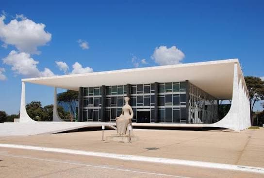 Advogado goiano pede R$ 12 bilhões no STF e cita de Lula e Bolsonaro a Bill Gates por suposto 'controle mental'