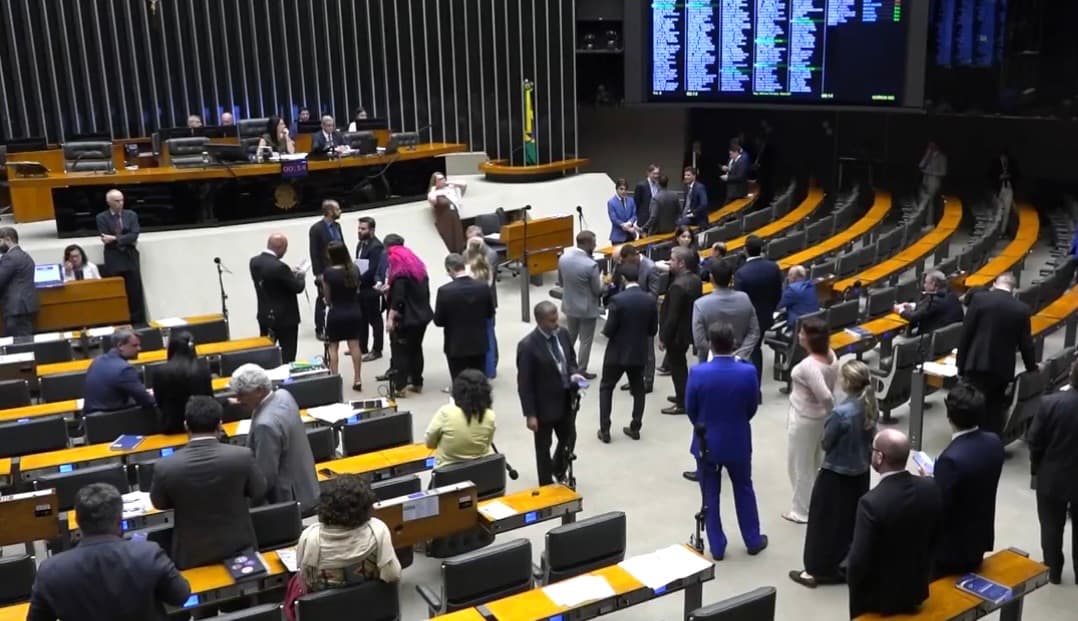 Presidentes de partido têm salário de até R$ 52,5 mil por mês e R$ 2,9 milhões em um ano