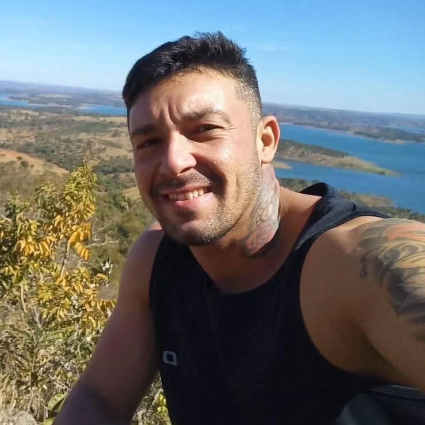 Homem desorientado grita por ajuda, cai no chão e é encontrado morto em Catalão