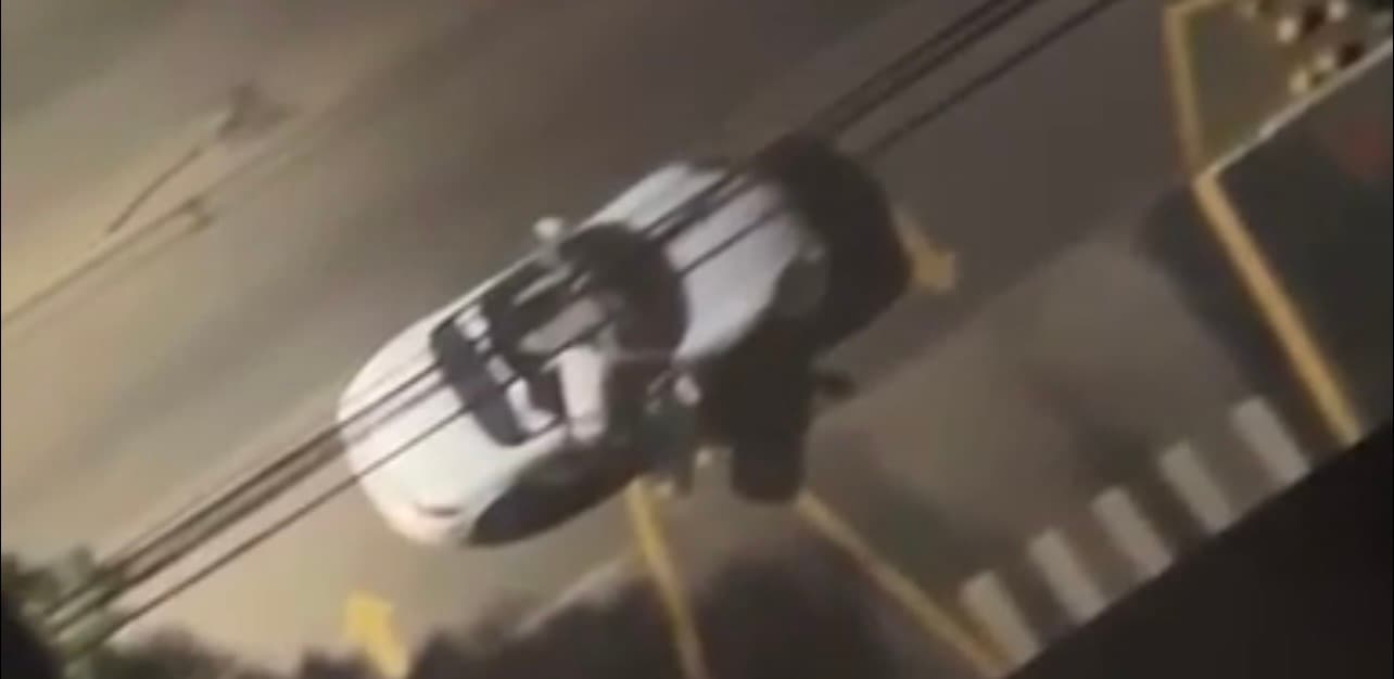 Motorista de carro de luxo é flagrado agredindo mulher em frente a prédio de Goiânia