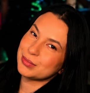 Família e amigos se despedem de Beatriz Soares, morta em chacina em Goiatuba