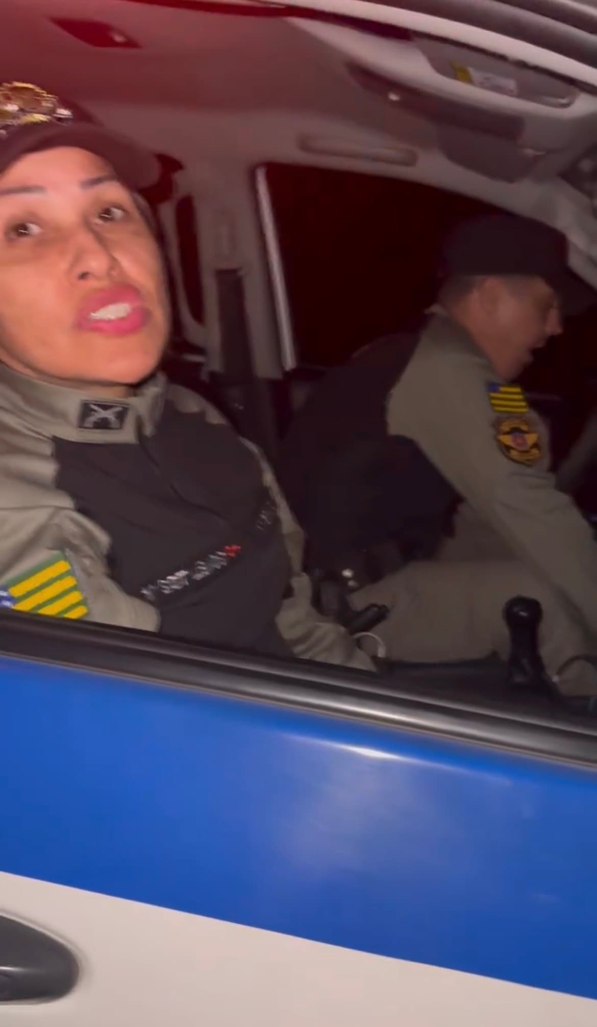 Jornalista questiona trabalho de policiais em rodovia e vira alvo de críticas na internet
