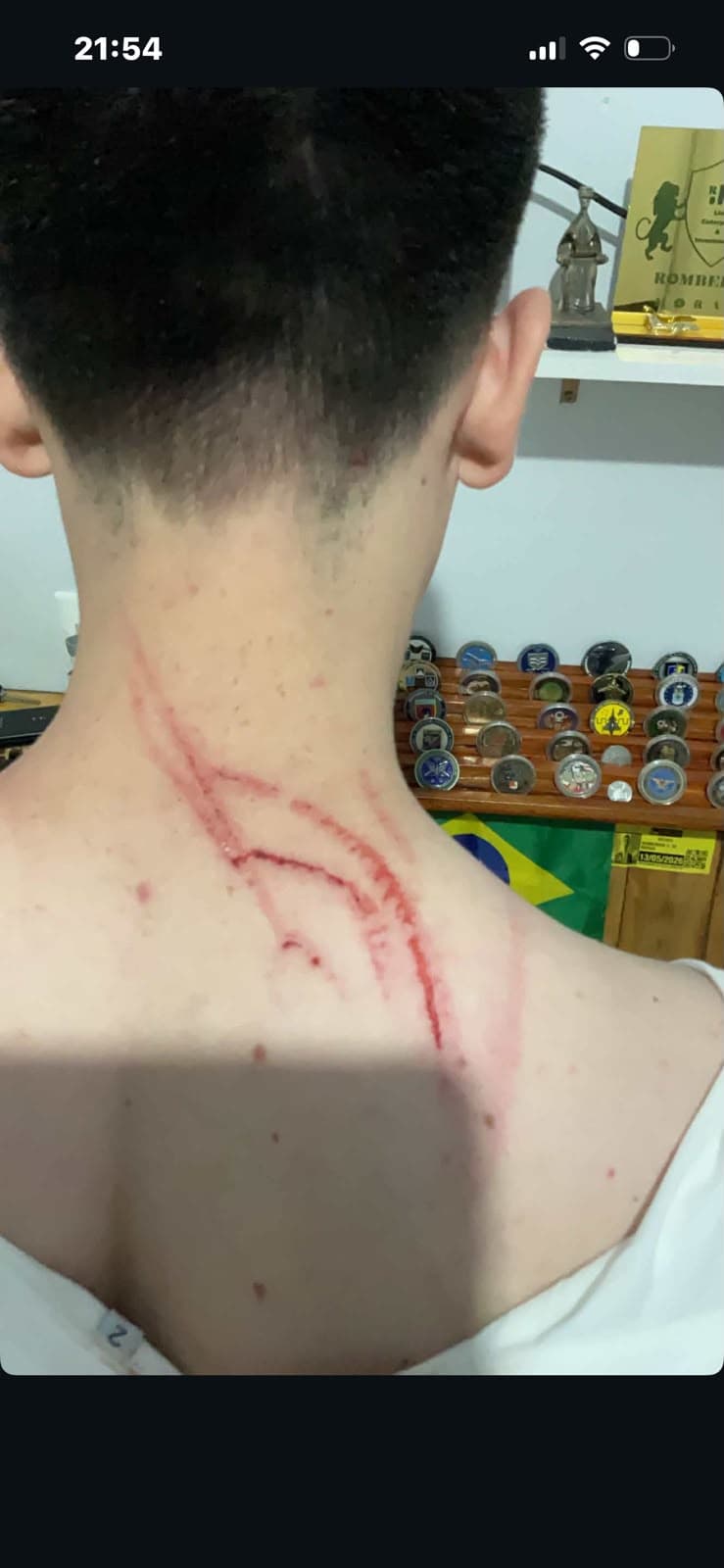 Jornalista é espancado e sofre ofensas homofóbicas dentro da Câmara de Goianápolis