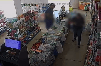 Tarado invade farmácia e se masturba na frente de funcionária; suspeito 'levou taca' de populares