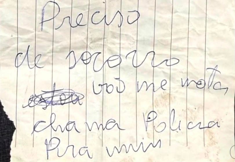 Homem é sequestrado, mantido em cárcere por dois dias e joga bilhete por muro: "Vão me matar!"