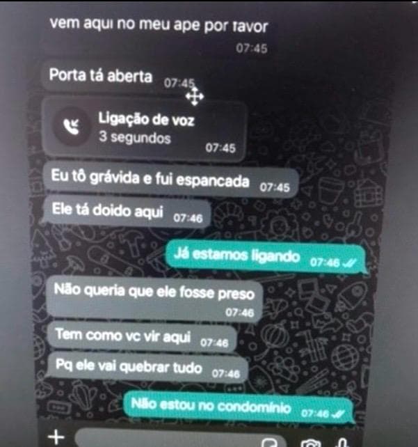 Marido espanca esposa grávida na frente de criança, destrói casa e quebra até viatura da PM