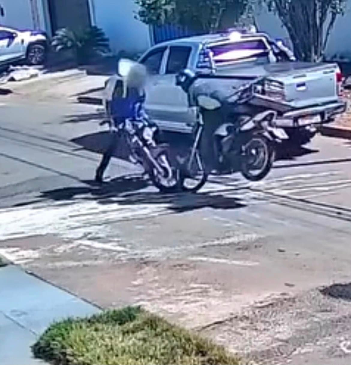 Dois motociclistas batem de frente durante entrega em Aparecida de Goiânia