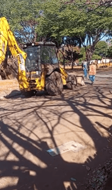 Moradores do Jardim Bela Vista denunciam demolição surpresa e veem tratores da prefeitura destruírem pertences