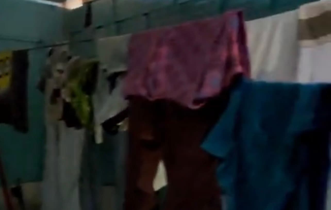 Crianças de 4 e 9 anos são deixadas sozinhas em casa em situação precária