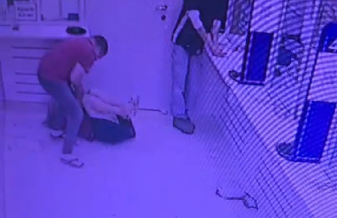 Filha é esfaqueada ao tentar defender a mãe em assalto a lotérica