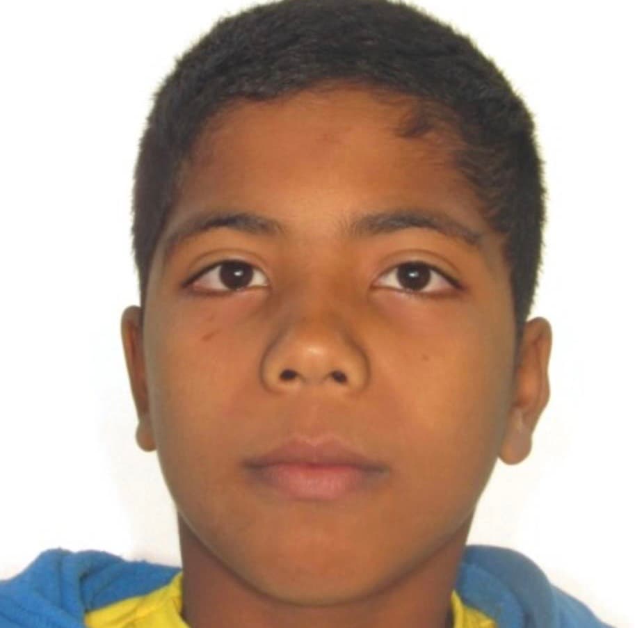“Apertou a primeira vez, na segunda matou”, diz prima de jovem morto com tiro na cabeça