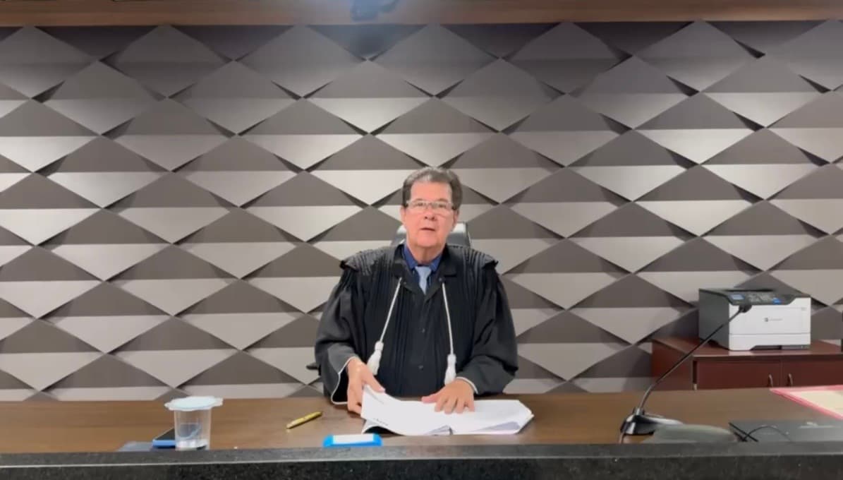Júri condena homem que tentou matar companheira grávida na frente do filho