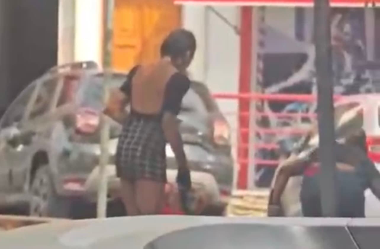 Homem é espancado com tamanco no rosto após discussão por furto