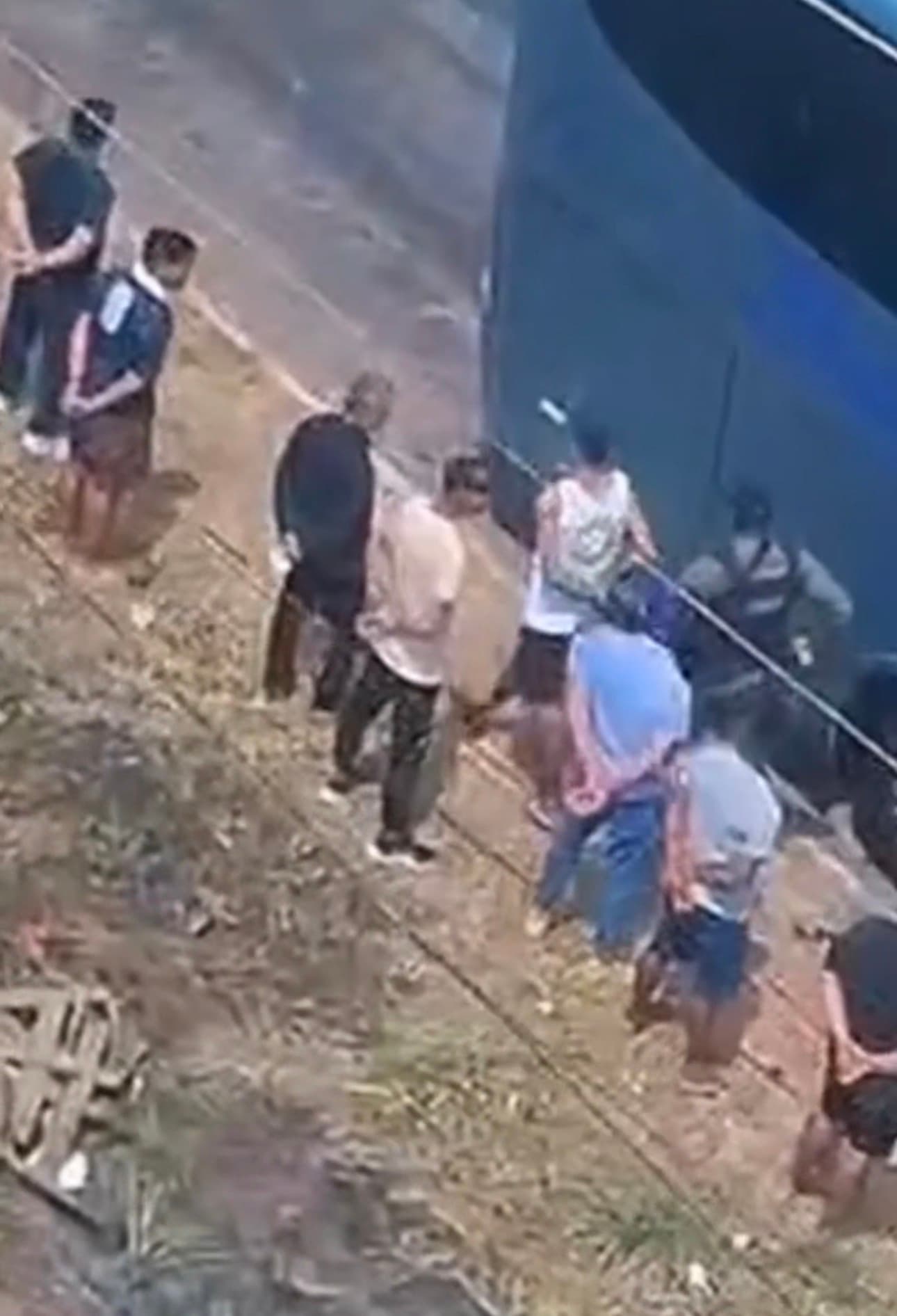 Helicóptero do Graer cerca ônibus na GO-070; foragido foi preso