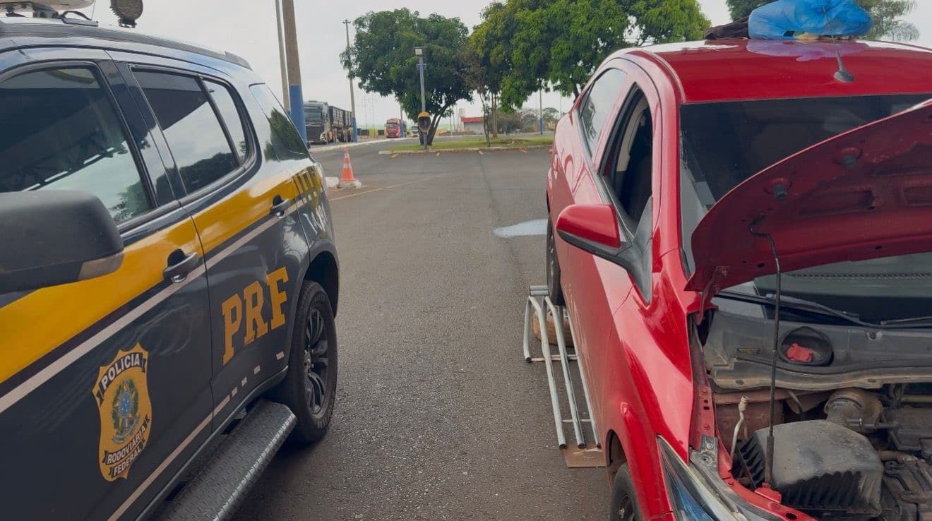 Homem é preso com carro roubado em Recife e alega que comprou na rede social