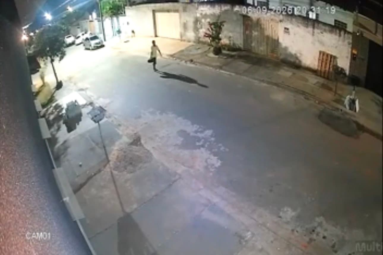 Homem tem caixa de som roubada e acaba arrastado pelo asfalto após tentar impedir fuga de ladrão