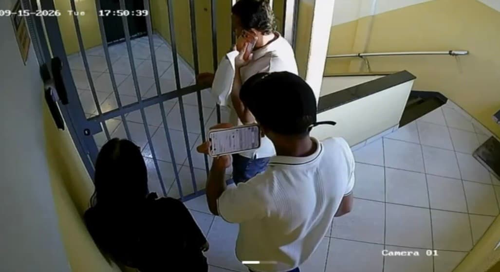 Funcionários reagem a tentativa de assalto em joalheria e matam dois criminosos; um trabalhador não resiste aos ferimentos e morre