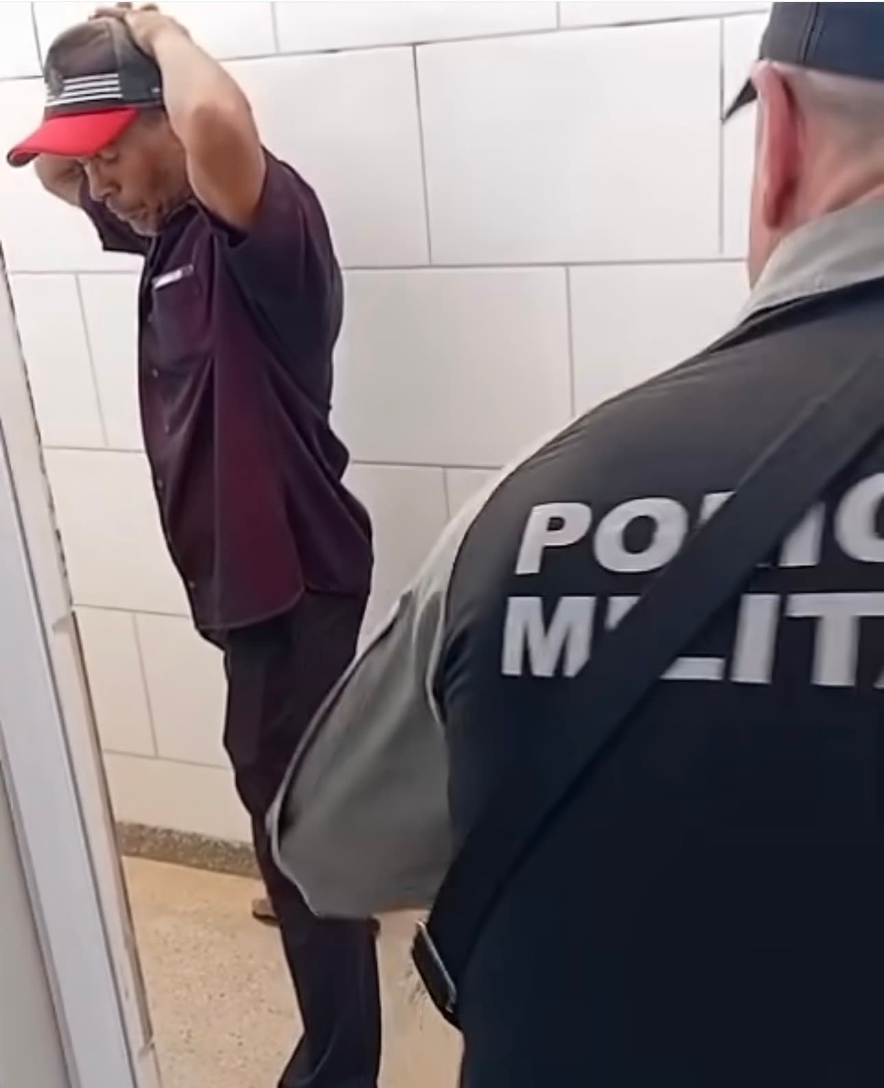 PM prende condenado por estupro escondido no banheiro da Rodoviária de Aruanã