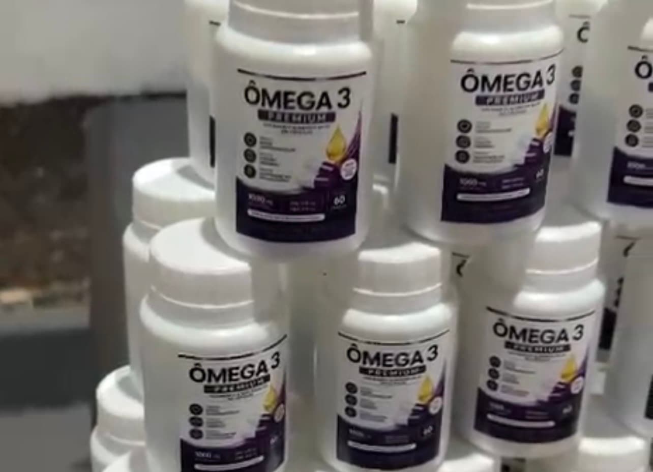 Homem é preso com drogas e 'ômega 3' recheado com farinha de trigo