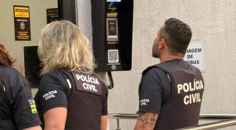 Funcionário da Smart Fit é investigado por colocar câmera escondida em mictório de banheiro masculino