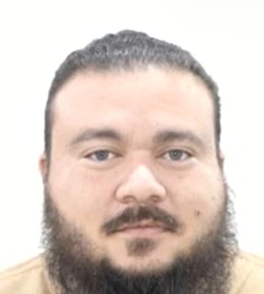 Homem é preso após 10 anos enganando vítimas e usando namoradas para aplicar fraudes