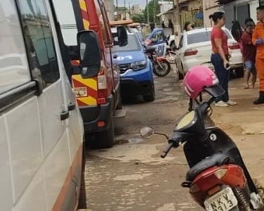 Babá e bebê de colo morrem eletrocutados perto de disjuntor de energia em casa